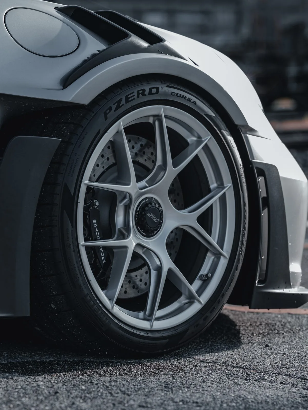 Train avant d’une Porsche 911 GT3 RS